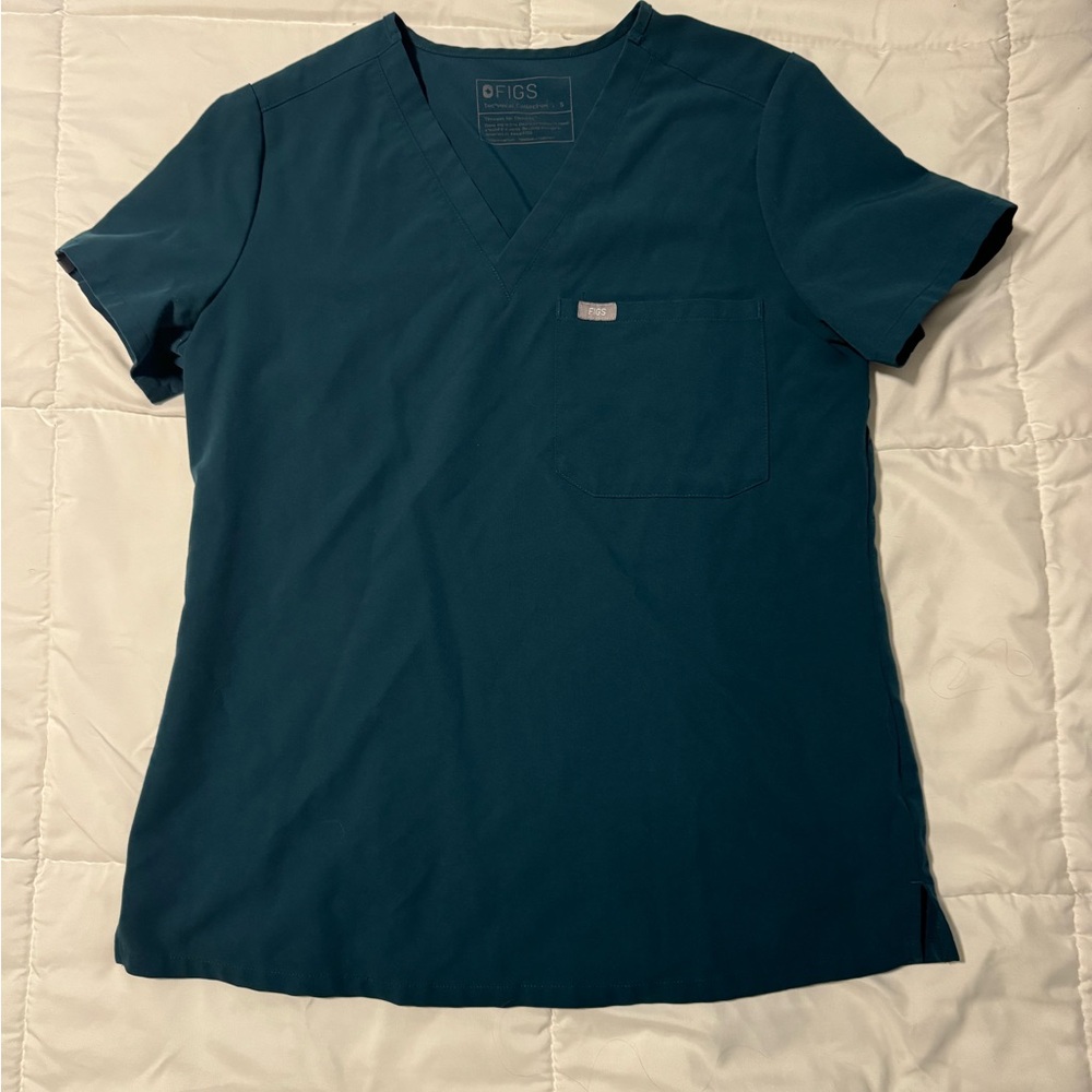 Figs scrub top